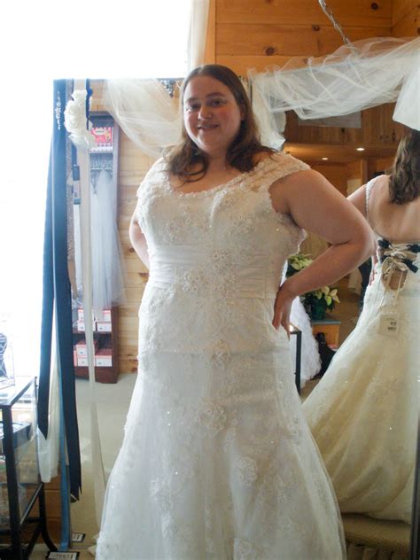 the ultimate guide to plus size wedding dress shopping