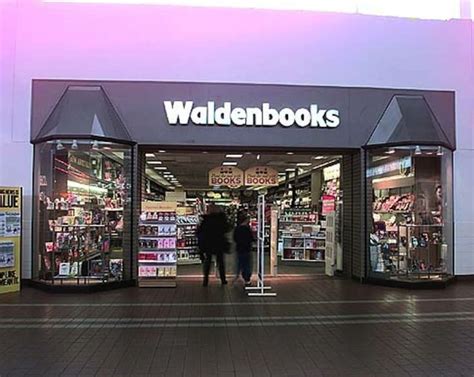 waldenbooks  founded      years   grown    locations