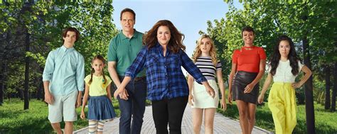 american housewife gets full season order from abc {showname}