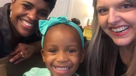 Stranger Helps White Mom Style Black Daughter S Hair