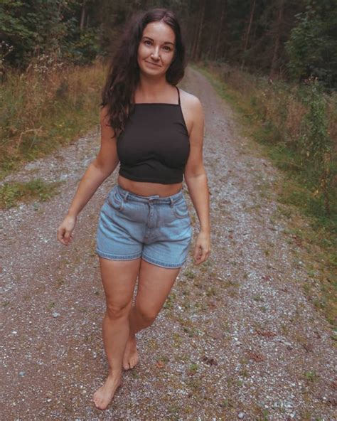 Viktoria On Instagram “👣👣👣 Barefoot” Sexy Beautiful Women Sexy