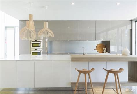 minimalist kitchen  tips   organize  inspirationseekcom