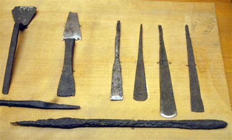 novgorod metal artifacts