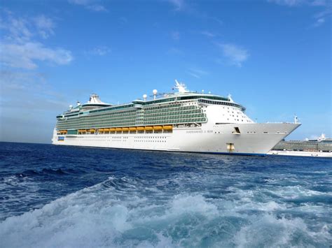 royal caribbeans independence   seas  cruise trip report