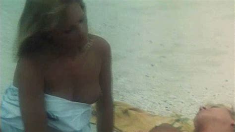 Naked Elisa Servier In Die Insel Der Tausend Freuden