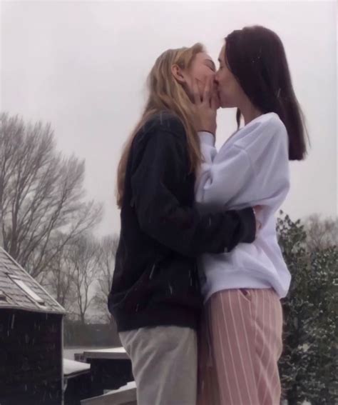 Cute Lesbian Couples Lesbians Kissing Want A Girlfriend Girl Couple