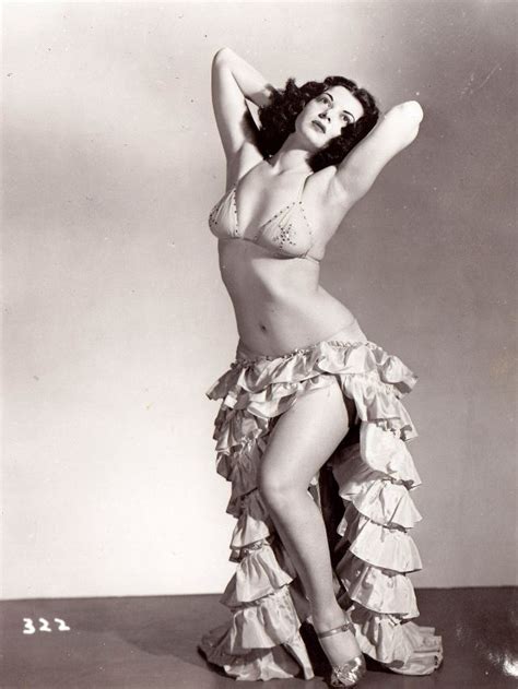 35 Glamorous Photos Of Amateur Pin Up Girls From The 1940s