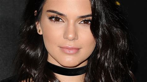 Kendall Jenner Posts Nude Photoshoot To Instagram Teen Vogue