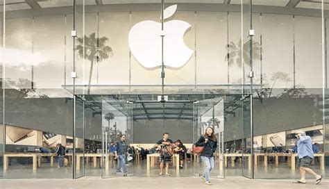 apple agrees   year office lease  minsk square ilounge