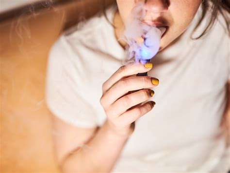 How To Quit Vaping This New Texting Based Program Can Help You Start