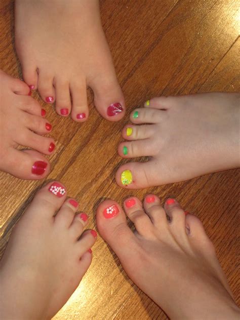 stephtmomof  pedicure