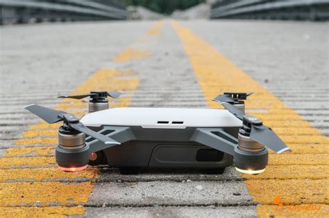dji spark drone  reasons  buy   weekend