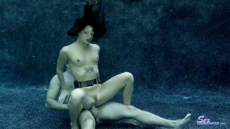 Evelyn Underwater Sex Porn Videos