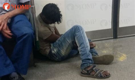 Man Pees Himself And Vomits On Train Helped By Mrt Staff