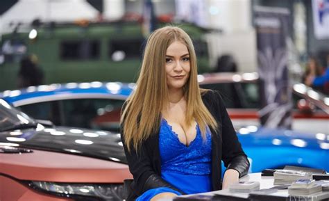 2015 moscow tuning show go go dancing girls and american cars autoevolution