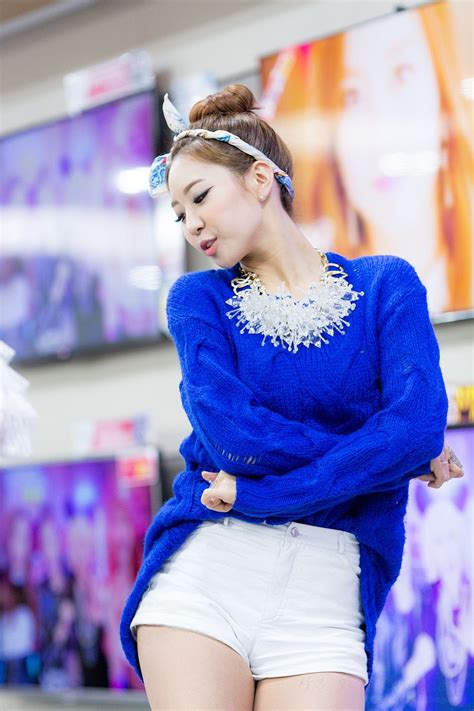 bestie dahye skirt fashion dahye   south korean rapper singer  youtuber