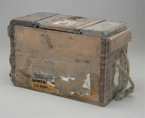 land transportation ammunition box canada    world war