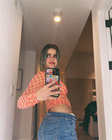 Addison Raeâ€™s Mirror Selfies News People