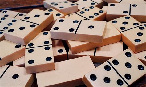como jogar domino