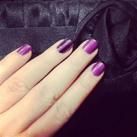 violet nail