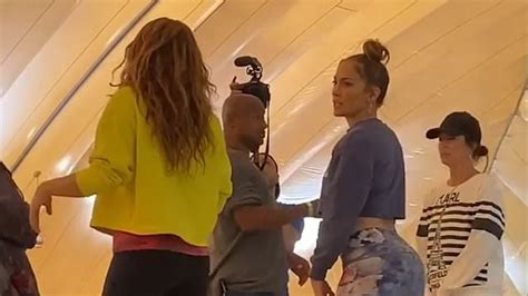 jennifer lopez gave shakira a booty shaking lesson for super bowl show