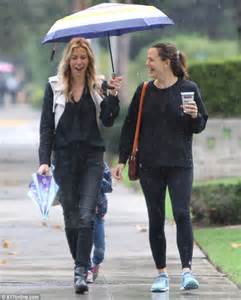Jennifer Garner Gets Caught In The Rain While Taking