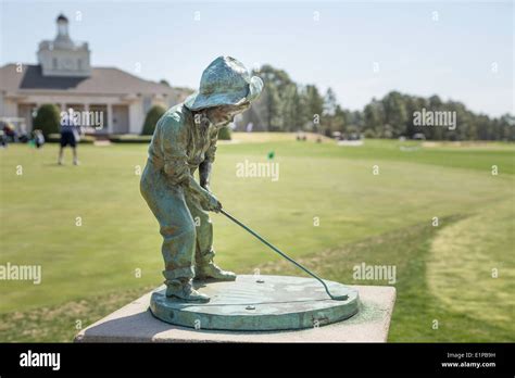 putter boy statue pinehurst resort golf  pinehurst north