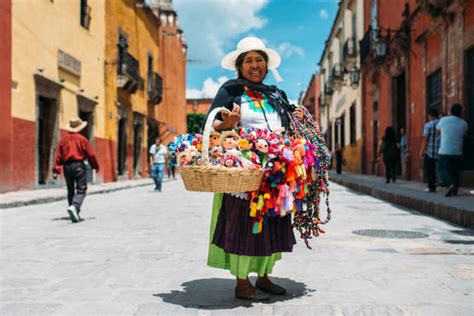 Traje Tipico De Guanajuato Stock Fotos E Imágenes Istock