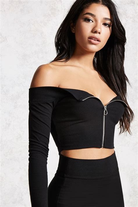 style deals a ribbed knit top featuring an elasticized off the