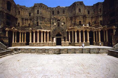 bosra syria siria theatres amphitheatres stadiums odeons ancient greek roman world teatri odeon