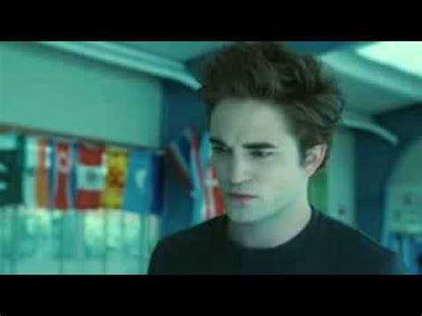 Bella Swan And Edward Cullen Talking In The Cafeteria