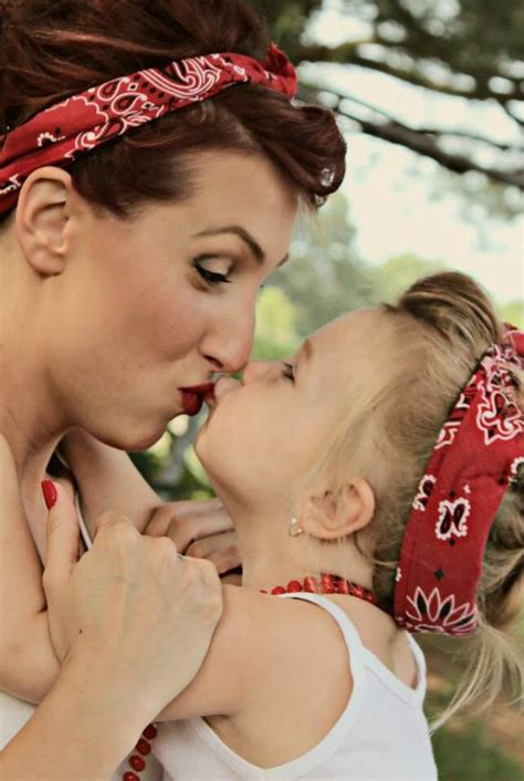 mother daughter rockabilly photo shoot lollyslensphotography lolly s lens photography
