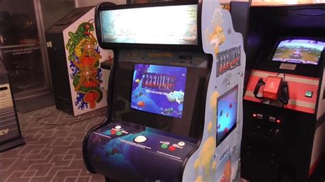 ultracades feeding frenzy arcade game cabinet  aquariums