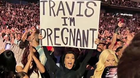 Kourtney Kardashian Reveals She Is Pregnant At Blink 182 Concert