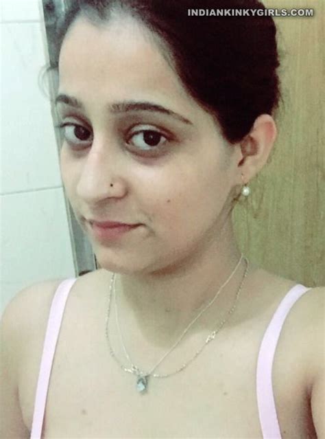 Bangalore It Engineer Swati Topless Leaked Selfies