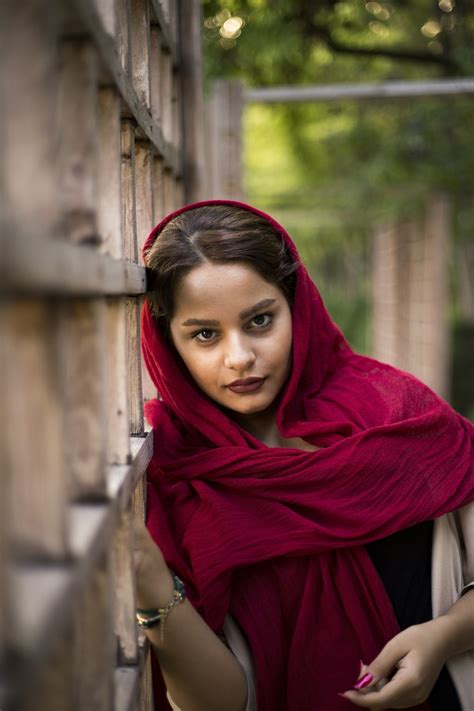 500 iranian girl pictures download free images on unsplash
