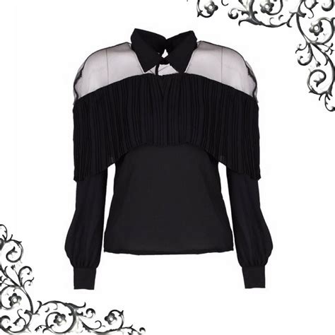 zwarte blouse met transparante bovenstuk   fashion