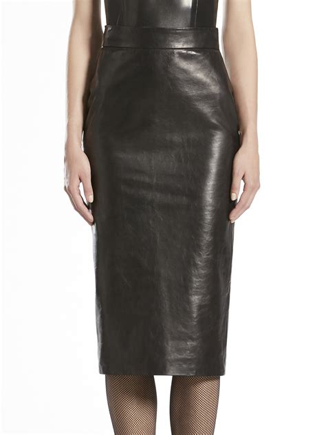 lyst gucci shiny leather pencil skirt in black