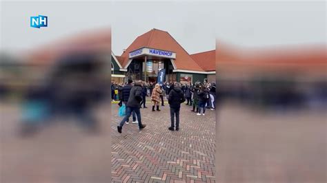 dumpert anti pieten demo volendam loopt uit de klauwen