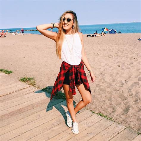 Laurdiy Sexy Pictures 55 Pics Sexy Youtubers