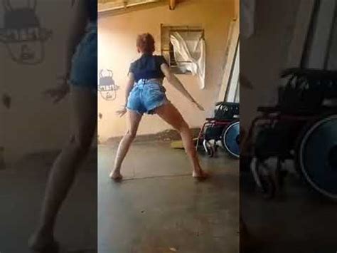 menina dancando menina de  anos dancando youtube menina dancando kuduro de  anos