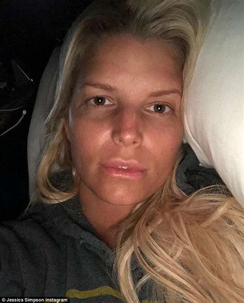 Jessica Simpson Almost Unrecognizable In Makeup Free Morning Selfie