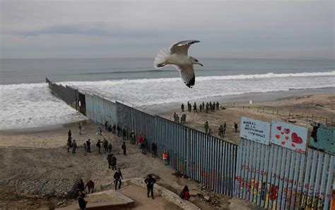borderland citizenship  bring justice   sides  trumps wall  nation