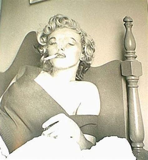 Marilyn Monroe Smoking A Joint I Love Pinterest