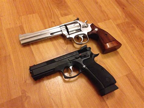 small handgun collection    uk guns