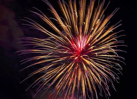 fireworks return  galveston skies   years failed drone light show
