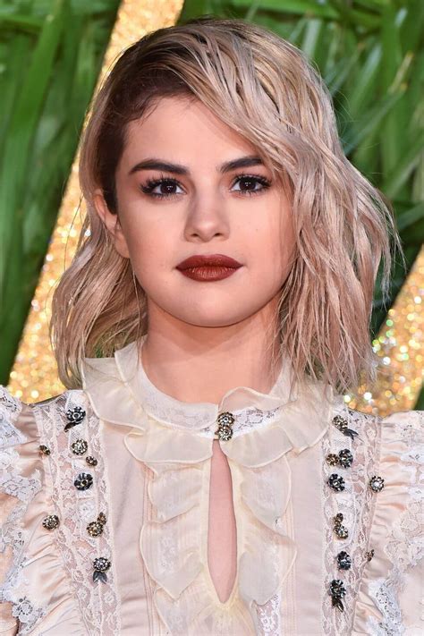 selena gomez s short hairstyles and haircuts 25