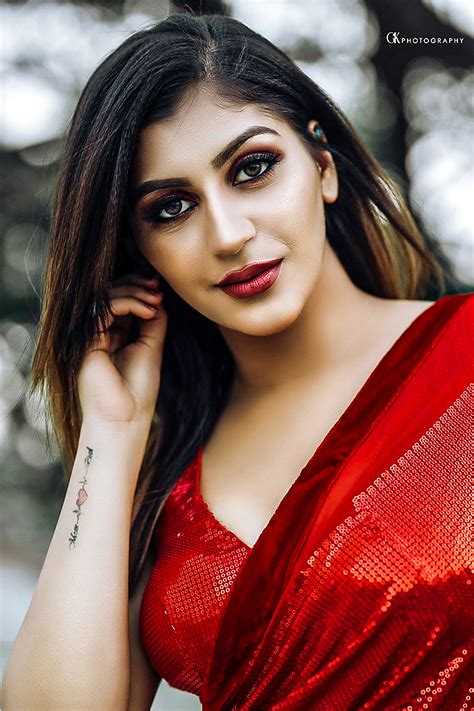 latest hd photo collection of film actress yashika anand
