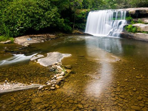 The Best Hikes To Waterfalls In Western North Carolina