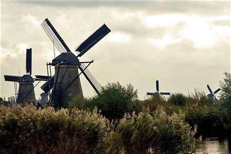 Windmills Of Kinderdijk Windmill Kinderdijk Lighthouse